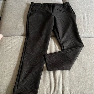 Jasmine and Julia tapered pants